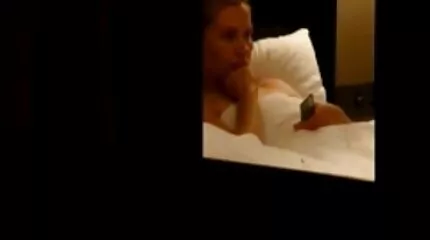 Đến năm mới, cô ấy đã phimsexy nhat trồng cả một khu rừng trên một bụi rậm.