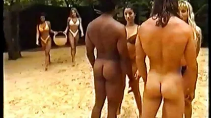 Dầu trưởng thành quay tròn phim sexy nhat ban moi nhat trên một thành viên, giống như một con sóc trong bánh xe.