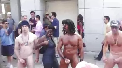 Một người đàn ông da đen to lớn phim sexy japan đụ một bà mẹ già sang trọng với sữa đẹp trong hậu môn.